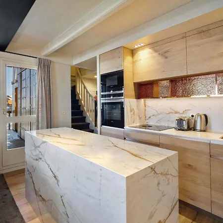 Appartement Luxurious With Ski-in And Out Access In Centre Val Thorens