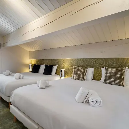 Luxurious With Ski-in And Out Access In Centre
